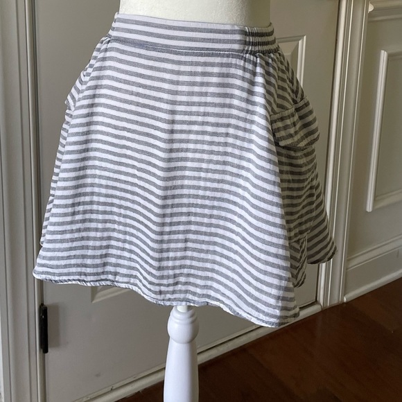 BCBGeneration Women's
Cargo A-Line Skirt Gray and White Stripped Size Small - Picture 2 of 7
